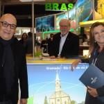 Victor Hugo, secretário de Turismo do RS, com Sérgio Prade e Marta Rossi, da Rossi e Zorzanello