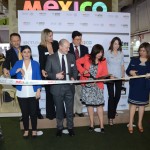 Corte da fita do estande do México, destino patrono da WTM-LA