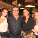 Lummertz com Valentina, Simone e Natalia Lummertz, filhas e esposa