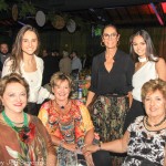 Maura Wieste, Ionalda Marcondes de Matos e Ivete Appel Silveira com Natalia, Simone e Valentina Lummertz