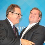 O abraço de Vinicius Lummertz e Marx Beltrão