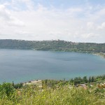 Lago Nemi é a cratera de um vulcão extinto