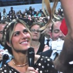 A atriz e influencer Giovanna Ewbank foi uma das entrevistadas por Michelle Hunziker durante a solenidade, que contou com influencers de diversas partes do mundo