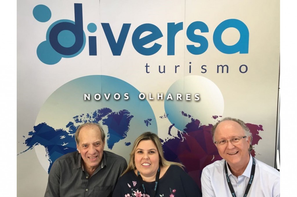 Arnaldo Franken e James Giacomini, da Diversa Turismo, com Cilene Baldassini