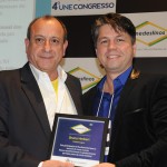 Bruno Hebert, da Publikimagem, foi homenageado pelo presidente da Unedestinos, Toni Sando