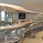Champagne Bar cont com 94 assentos