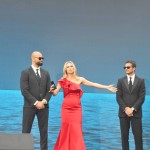 Chegada de Michelle Hunziker à apresentação