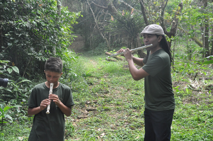Existe musica ao vivo durante parte do passeio no sitio águas finas Existe musica ao vivo durante parte do passeio no sitio águas finas