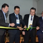 Autoridades participam do corte da fita, dando inicio oficial a 22ª Avirrp