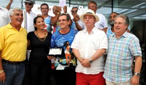 Carnaval da Barra-RJ tem fim com feijoada, prêmios e homenagens; fotos