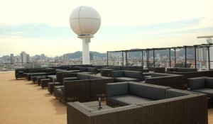 Navios Celebrity Infinity e Summit recebem novo terraço e restaurante
