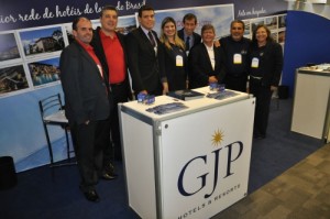 Juan Andrade (3º, da esquerda para a direita) e a equipe da GJP