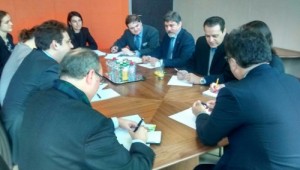 Ministro Henrique Eduardo Alves se encontra com o secretário de Estado para o Comércio Exterior e o Turismo na França, Matthias Fekl (Foto Divulgação Mtur)
