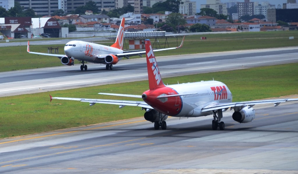 Aeronaves modernas decolando de Congonhas - foto Eric Ribeiro