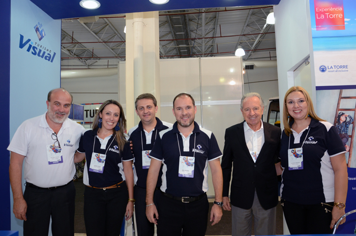 Afonso Louro, presidente da Visual Turismo, com sua equipe de executivos