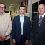 Alexandre Tuma Ness e Michel Tuma Ness, da Fenactur, e Rubens Schwartzmann, presidente da Abracorp