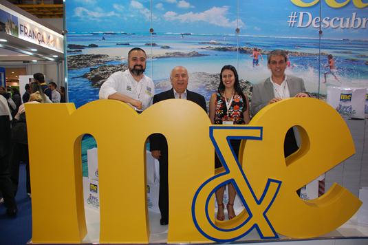 Anderson MAsetto, do M&E, com Sebastião Pereira, Juliana Assumpção e Fernando Santos, da Aviesp (Copy) Anderson MAsetto, do M&E, com Sebastião Pereira, Juliana Assumpção e Fernando Santos, da Aviesp (Copy)