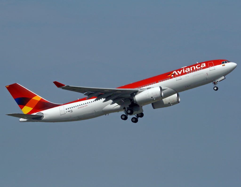 Avianca A330-200 Large