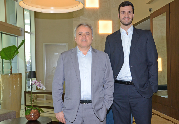 Rubens Schwartzmann defende atualização estratégica da Abracorp 1 Carlos Prado, vice-presidente da Abracorp, e Rubens Schwartzmann, presidente da Abracorp