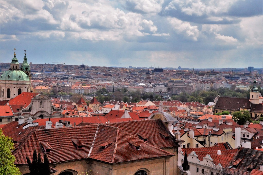 Segmento MICE cresce 29% em Praga em 2015; veja dados Vista da cidade de Praga a partir do observatório da Praça do Castelo