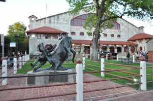 Entrada do Cowtown Coliseum