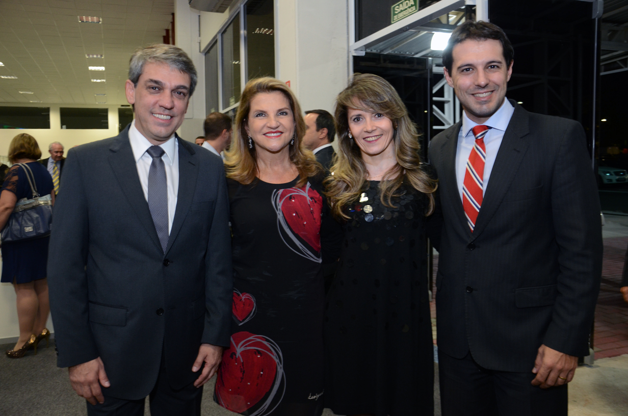 Fernando Santos, Marta Rossi, Rúbia Carla Andrade e Eduardo Zorzanello, do Festuris Fernando Santos, Marta Rossi, Rúbia Carla Andrade e Eduardo Zorzanello, do Festuris