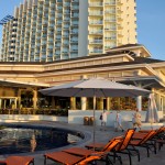 Hotel conta com quatro piscinas e 705 apartamentos