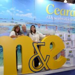 Mari Masgrau e Natalia Strucchi, do M&E, com Mario Carvalho, da TAP