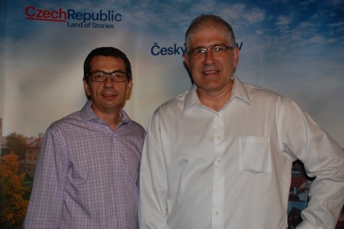 Republica Tcheca tem queda de 8% de brasileiros em 2015 Peter Lutter, diretor da Czech Tourism e Luiz Fernando do Destro, representante da República Tcheca no Brasil