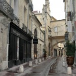 Ruas estreitas e construções de pedra com aspecto medieval marcam o Centro Histórico Ruas estreitas e construções de pedra com aspecto medieval marcam o Centro Histórico