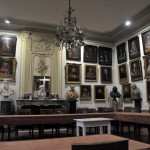 Sala dedicada a reuniões antes das apresentações dos alunos na Faculdade de Medicina Sala dedicada a reuniões antes das apresentações dos alunos na Faculdade de Medicina