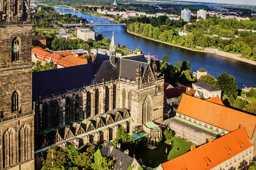 Magdeburgo, sede da GTM 2016, preserva muita história e cultura; veja fotos 1 Vista de Magdeburg com igrejas e fortalezas