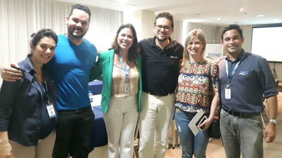Trend Operadora promove comitê com dez agências de Natal (RN) Equipe da TREND Operadora (de crachá): Sylvia Carvalho (executiva de Vendas), Rebeca Ferreira (gerente regional de Vendas) e Rodolpho Antonio (executivo de vendas), com Paulo Sérgio (Cammar Turismo), Milton Duarte (Golden Tulip Interatlantico Hotel) e Fernanda Costa (Terra Bela Turismo)