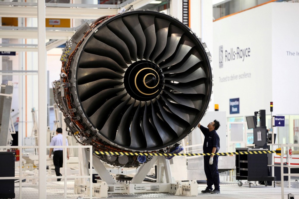 203-1-trent-900-aero-engine-on-the-production-line-at-the-seletar-assembly-test-unit-rolls-royce-seletar-campusweb
