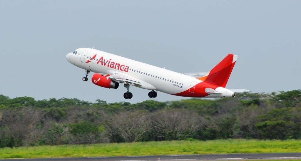 AVIANCA AVION