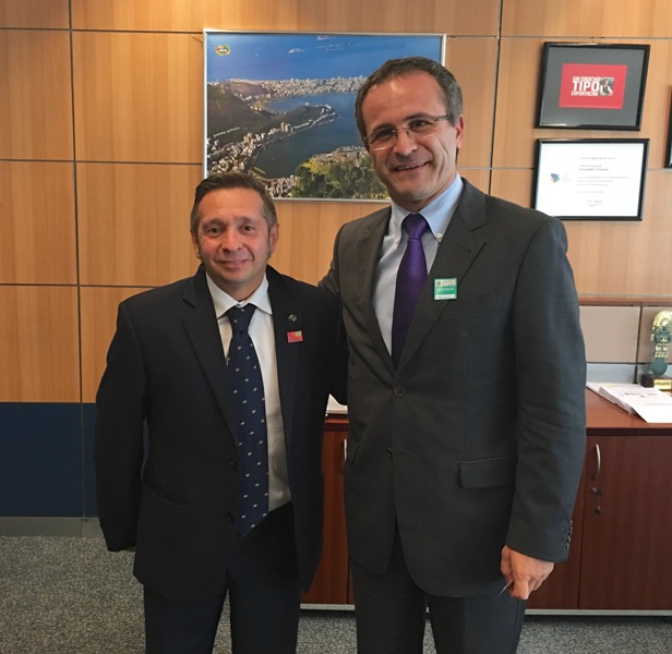 Ministro do Turismo e ABR discutem classificação dos resorts no país Alessandro Teixeira, ministro do Turismo (à esq.), e Luigi Rotunno, presidente da ABR (ABR/Divulgação)