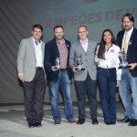 Operadores campeões: Alex Bonareti, do Beto Carrero World, Alan de França, da Azul Viagens, Marcos Pessuto, da Flytour, Rafaela Marques, do Beto Carrero, e Marcelo Adams, da Cativa Operadora