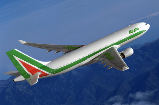 Proposta aos trabalhadores é recusada e Alitalia pode entrar em recuperação judicial 1 Alitalia A330-200