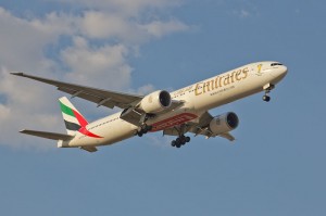 Lucro líquido da Emirates cai 64% no primeiro semestre 2016/17