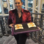 Brasileira Bárbara Uchiyama, que há dois anos trabalha nos navios da Royal Brasileira Bárbara Uchiyama, que há dois anos trabalha nos navios da Royal