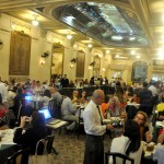 Cerca de 200 profissionais lotaram o segundo andar da Confeitaria Colombo Cerca de 200 profissionais lotaram o segundo andar da Confeitaria Colombo