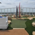 Esapço temático da área de esportes, com pequenos buracos de golf Esapço temático da área de esportes, com pequenos buracos de golf