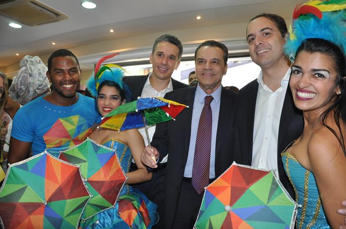 Felipe Carreras, secretário de Turismo de Pernambuco, Henrique Alves, ministro do Turismo e Paulo Câmara, governador de Pernambuco