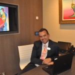 Fernando Guidorizzi, diretor da Galeria de Arte do Harmony, é um dos 46 brasileiros que trabalham a bordo do navio Fernando Guidorizzi, diretor da Galeria de Arte do Harmony, é um dos 46 brasileiros que trabalham a bordo do navio