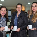 Luisa Borda e Sandra Cristina Niewow, da Setur Blumenau, com Luciana Vargas, da Setur de Balneário Camboriú Luisa Borda e Sandra Cristina Niewow, da Setur Blumenau, com Luciana Vargas, da Setur de Balneário Camboriú