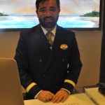 O carioca Rislei Furtado, que trabalha como Senior Guest Service Offcier no navio
