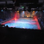 Pista de patinação no gelo, onde ocorrem shows no período noturno