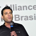Roberto Viana, gerente da Avianca Rio