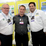 Roy Taylor e Vitor Bauab, do M&E, com Wilson Spagnol, da ABIH-BA Roy Taylor e Vitor Bauab, do M&E, com Wilson Spagnol, da ABIH-BA