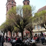 Turistas desfrutam do clima acolhedor de Miltenberg Turistas desfrutam do clima acolhedor de Miltenberg